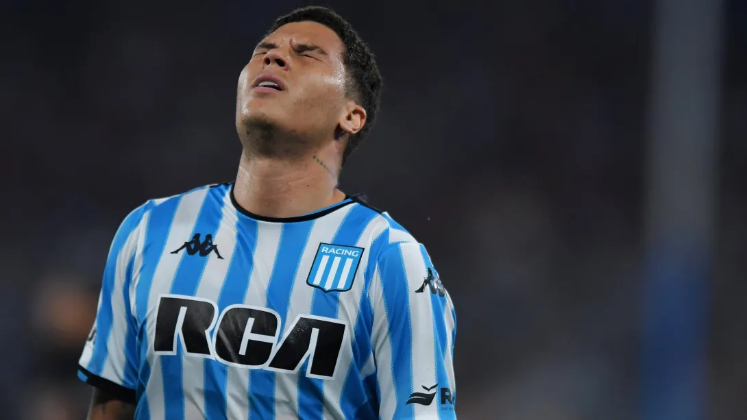 Juan Fernando Quintero con los colores de Racing.