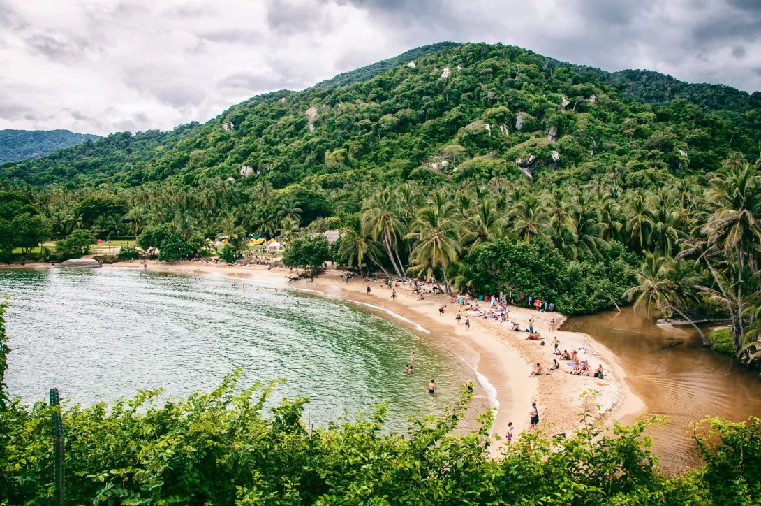 El Parque Tayrona es uno de los sitios ideales para conocer y disfrutar de la naturaleza.