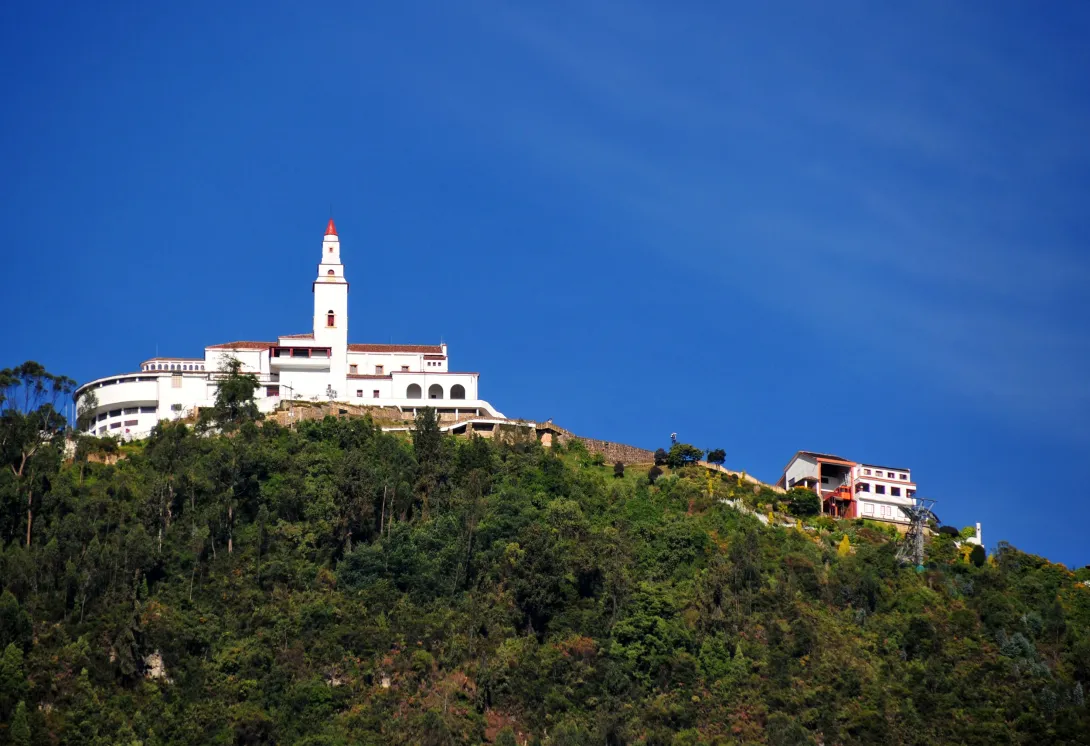 El cambio para el 24 y 31 de diciembre por alumbrado navideño en Monserrate.