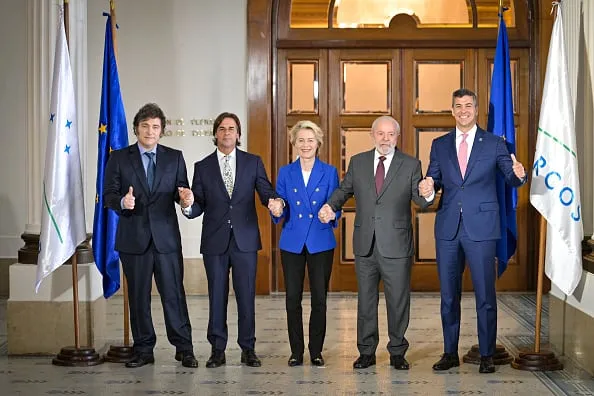 Javier Milei, Luis Lacalle Pou, Ursula von der Leyen y Luiz Inacio Lula da Silva.