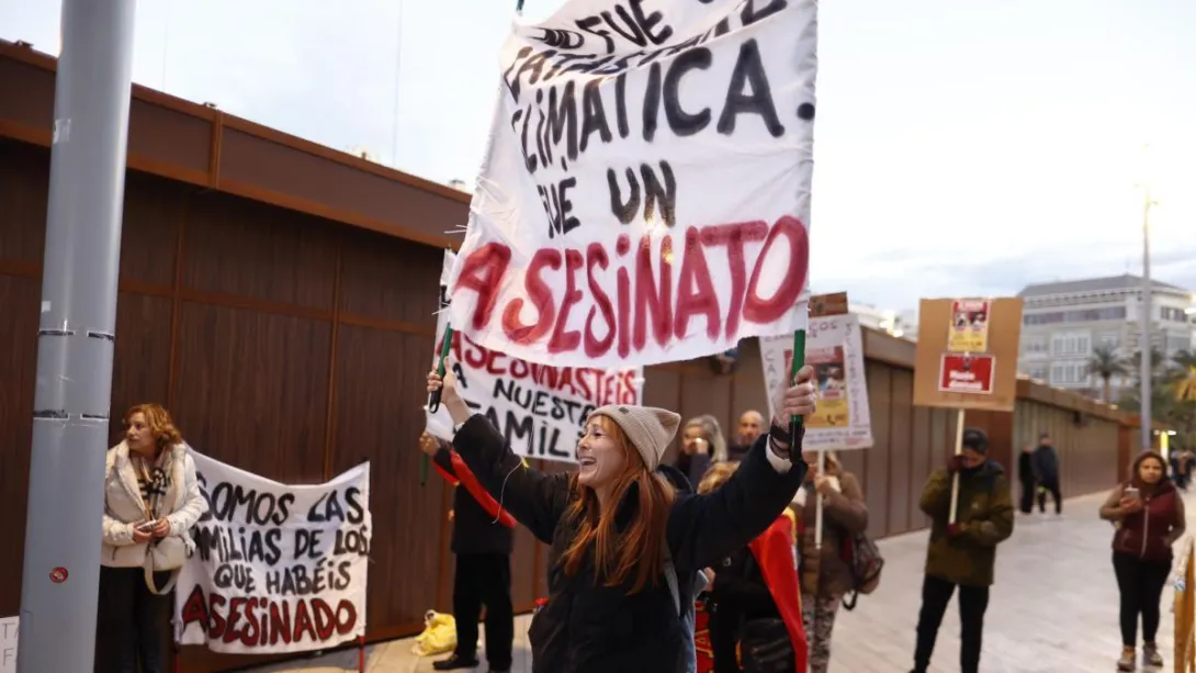 Ambos mandatarios han sido criticados por su manejo de la gestión de las inundaciones en Valencia.