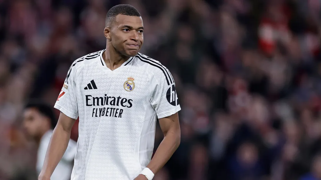 Alarmas encendidas en el Real Madrid por Mbappé.