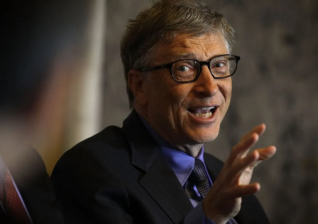 Bill Gates es un magnate empresarial, desarrollador de software, inversor, autor y filántropo estadounidense.