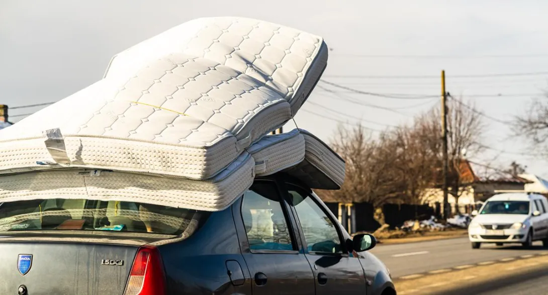 Conozca qué pasa si lleva un colchón arriba del carro cuando va por carretera en Colombia y si hay algún tipo de multa o sanción por esto.