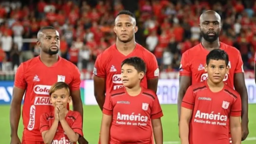 El futbolista tomó otros rumbos en su carrera, y contó la verdad de la situación con Polilla Da Silva.