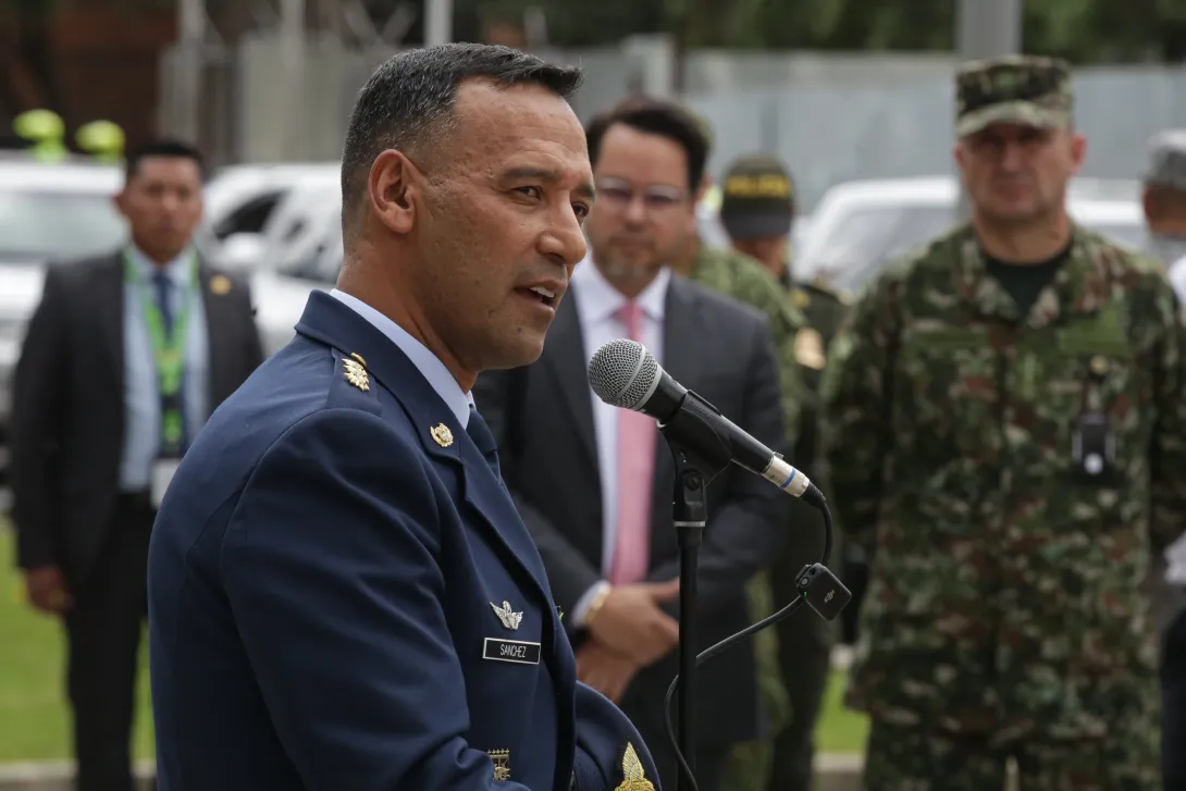 Sánchez presentó su renuncia a su cargo como general de la Fuerza Aéreo espacial Colombiana.