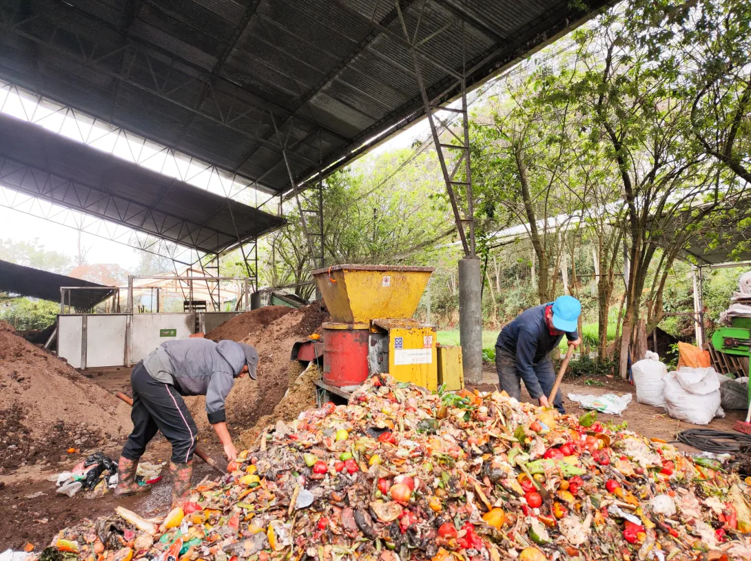 Asprocaf convierte toneladas de desechos orgánicos en abono.